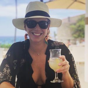 Meet your Posher, Deveney